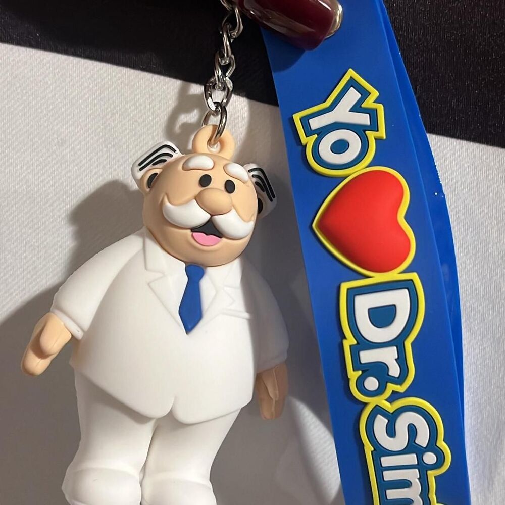 Dr. Simi White and Blue Collectible Keychain - Picture 4 of 8